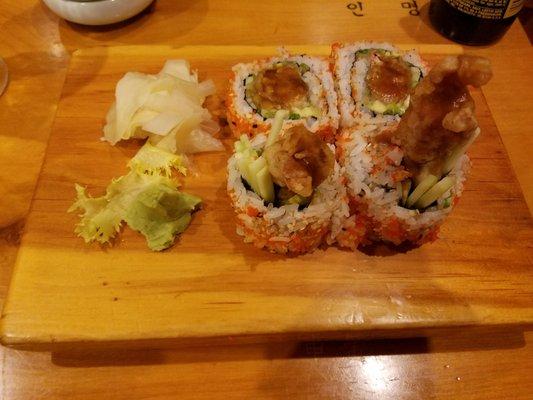 Spider Roll, overpriced for the lack of flavor. Great presentation. Don't purchase this for $11... Or split between for people...