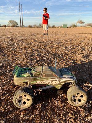 Traxxas Rustler - dirty and having fun!