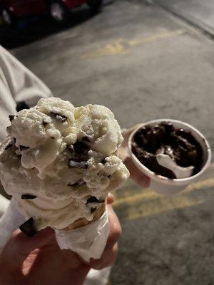 Chocolate chip cone and double fudge brownie cup