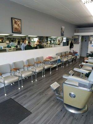 Diamind Bridge Barber shop