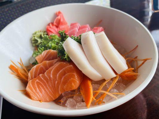 Sashimi sampler - white and red tuna, salmon ($14.95)