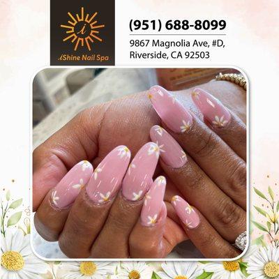 Come and unwind at our relaxing nail salon. Let us take care of your hands and feet with our top-notch services.
ℬℴℴ ℴ ℴ