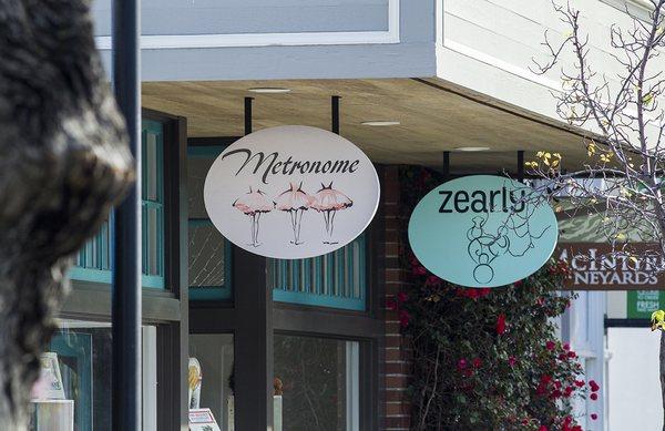 Metronome & Zearly at Crossroads in Carmel - MDO Custom Oval signs.