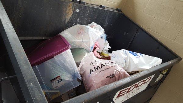 On 12/30/2016 trash truck drives right by this trash bin and three other tras, Alexan Melrose apartment complex gets charged