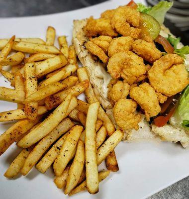 shrimp po boy
all our sandwiches come loaded and with fries