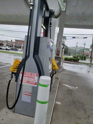 8.22.21 Another Cumberland Farms without gas. All 12 pumps. Empty.