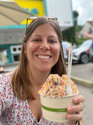 Small soft serve with crunch topping. The crunch was great.