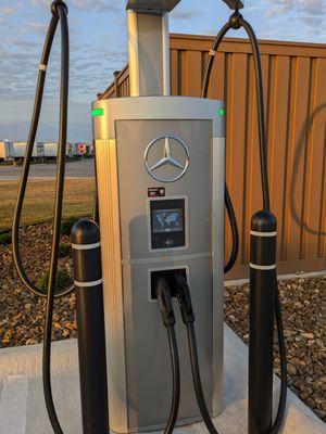 Mercedes-Benz Charging Station at Buc-ee's, Crossville