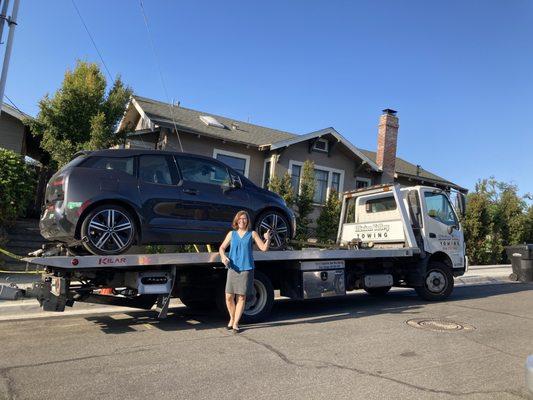 2015 BMW I3 flatbed towed to the BMW dealership in Kearny Mesa. Mission Valley Towing has been helping motorists in San Diego since 1992.