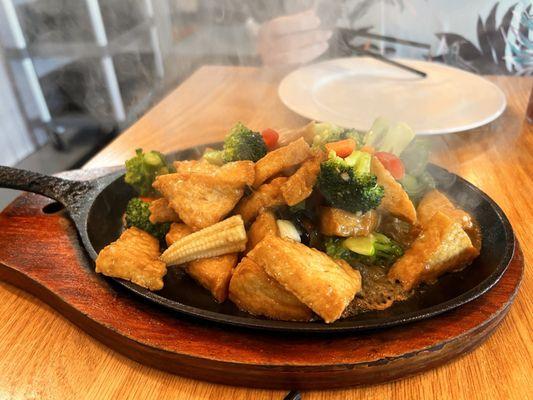 H33.Sizzling Tofu w. Veggie