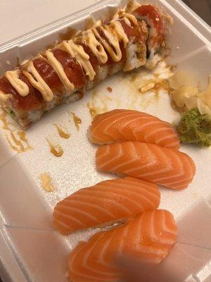 Dang Roll Salmon Nigiri