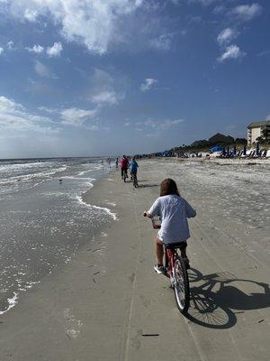 Biking from Palmetto Dunes to Hinchey's Bar n Grill.