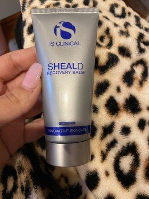 This product absolutely saved my face! Pricing was very fair and application is very smooth. It leaves my skin dewy and moisturized.