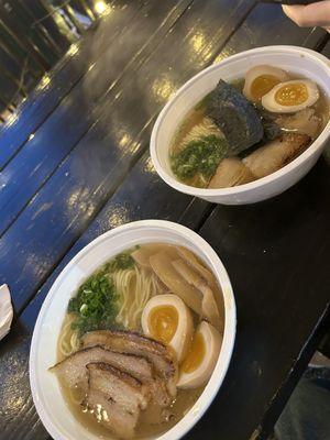 Shio ramen on the right / Shoyu on the left