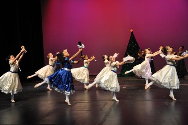 Shely Pack Dancers' "Nutcracker"!