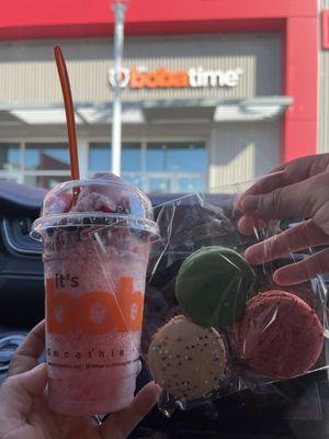 Strawberry shaved ice and macaroons