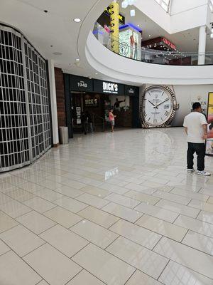 The entrance from the mall