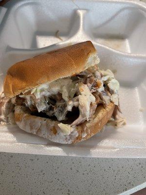 Pulled pork sandwich with cole slaw