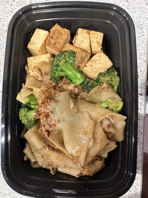 Tofu pad see ew