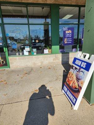 Not open even though this sidewalk sign is out. Disappointing.