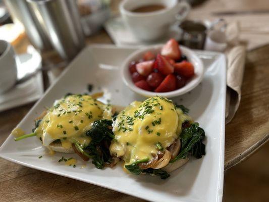 Eggs Benedict with fruit