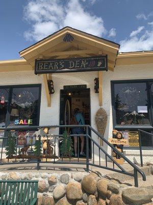 The Bears Den