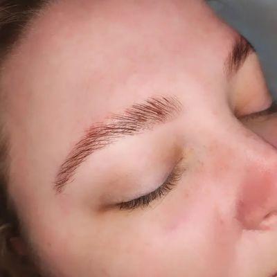 Brow lamination service