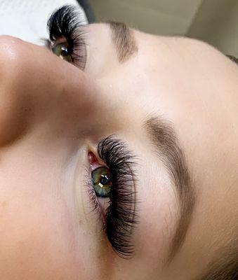 Mega volume lashes