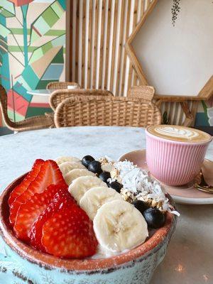 Cortadito & oatmeal bowl