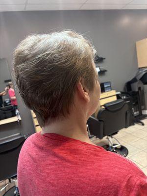 Fresh easy maintenance haircut on fine hair.