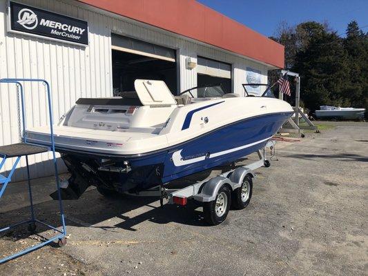 Bayliner VR6. 22'