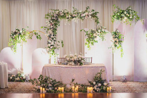 beautiful sweetheart table backdrop