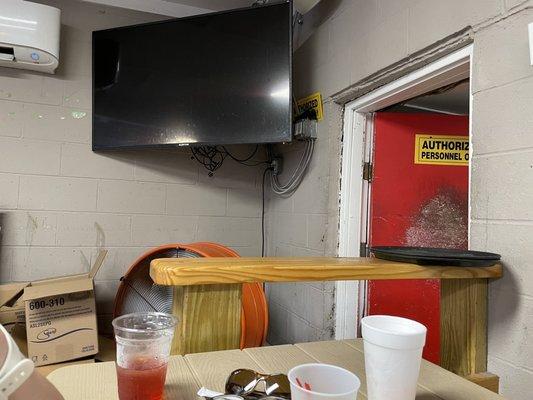 Delightful view of stained walls and tv from our table.