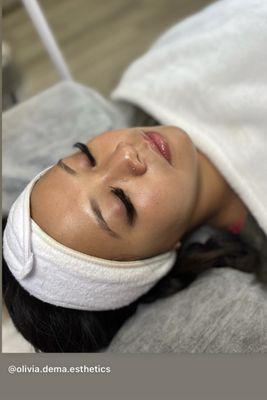 Relaxing custom facial