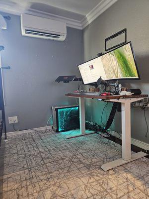 Custom PC Build for Optimal Performance, Tailored Work-from-Home Setup, Perfect Home Office.