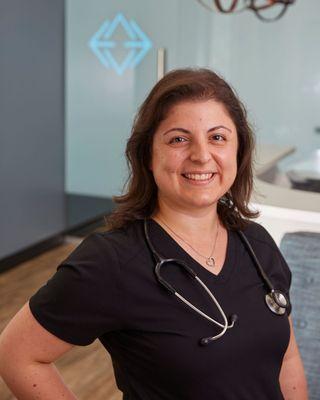 Dr. Lucy Pun, DO BOARD-CERTIFIED FAMILY PHYSICIAN