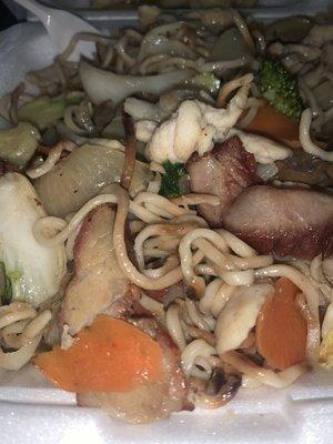 Wing's house chow mein