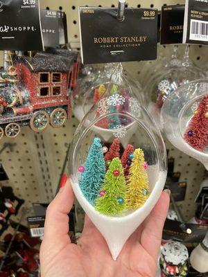 Love these nostalgic ornaments.