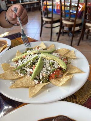 Ensalada De Nopales (no viene con chile, si gustan que estén picosos  pídanlo con chile).