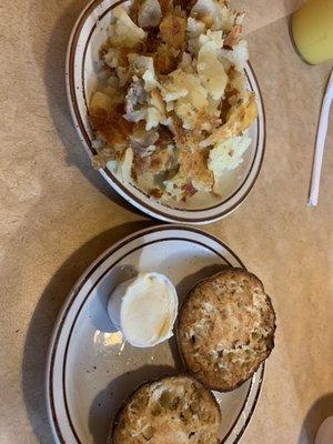 English muffin and hash browns