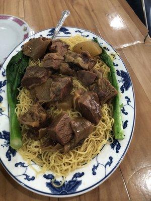 Beef Stew (Cantonese) Lo Mein