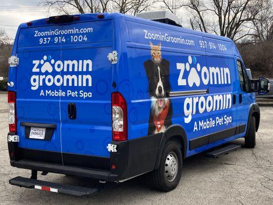 Zoomin Groomin installation!