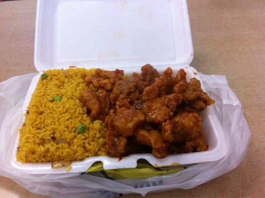 Orange chicken w/fried rice lunch special w/can drink.