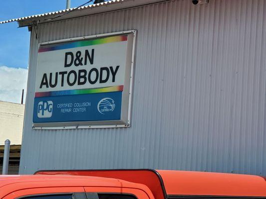 D&N Autobody sign......