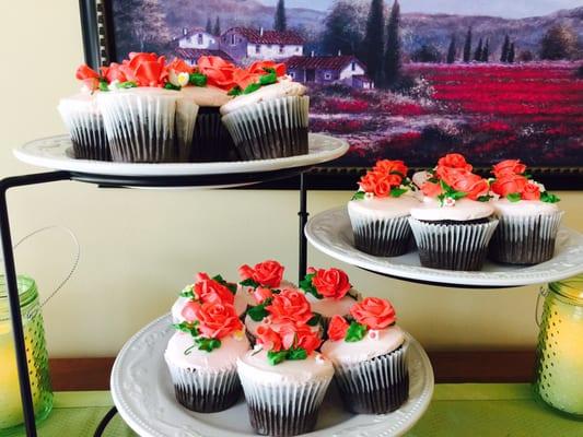 Bridal shower cupcakes!