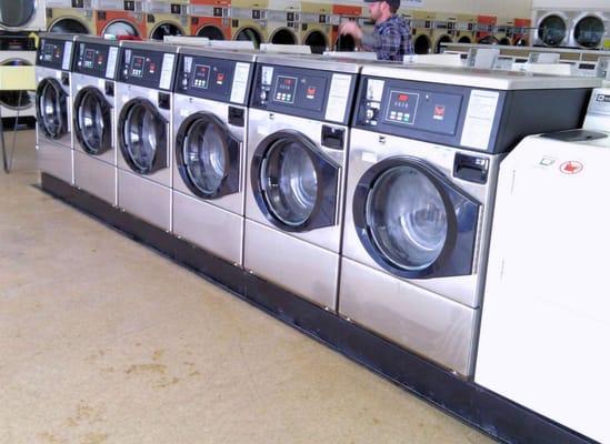 IPSO 22lb Horizon washer installation at a coin laundromat