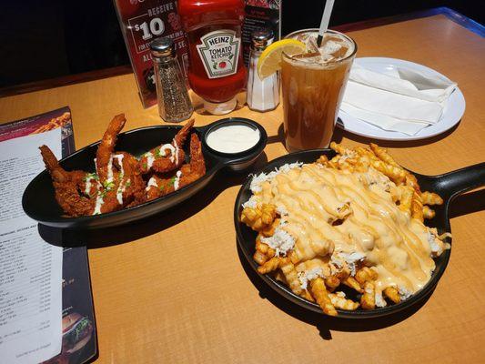 Buffalo Fried Shrimp,  Ultimate Crab Fries, Maple Bourbon Smash drink