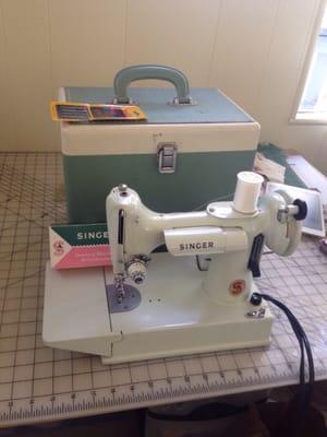 Awesome deal on this great sewing machine!!