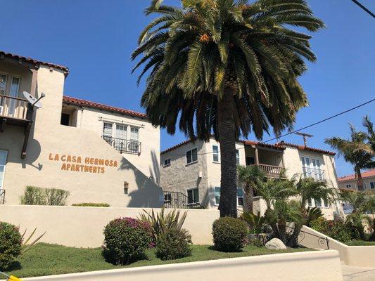 La Casa Hermosa Apartments: 14-Unit Community in Ventura professionally managed by California Oaks Property Management