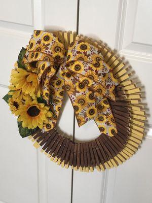 As promised, Mrs. Texas finished the wooden clothes pin wreath !!! She's one talented woman !!!